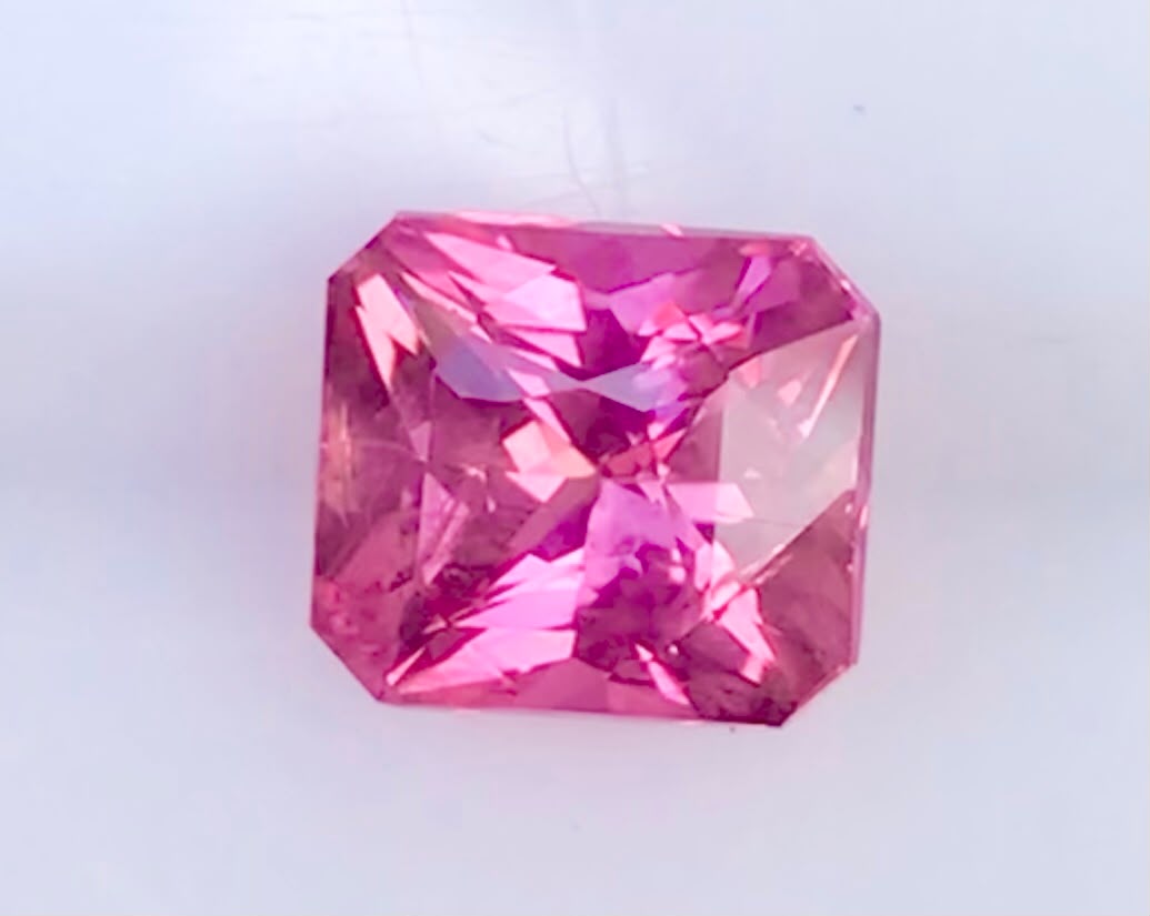 ✨ 2.99 Ct Natural Sri Lankan Sapphire — Untreated & Padparadscha-Type Beauty ✨