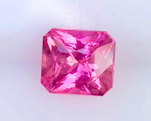 ✨ 2.99 Ct Natural Sri Lankan Sapphire — Untreated & Padparadscha-Type Beauty ✨